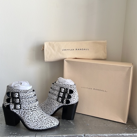NWT Loeffler Randall Eugenie Booties size 9B - Picture 3 of 14